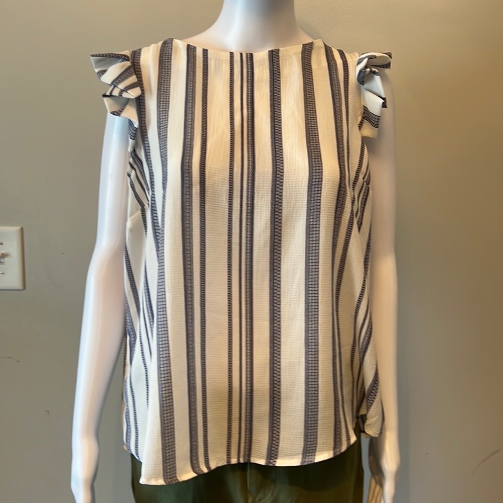 Monteau Los Angeles Size XL Ruffle Short Sleeve Blouse